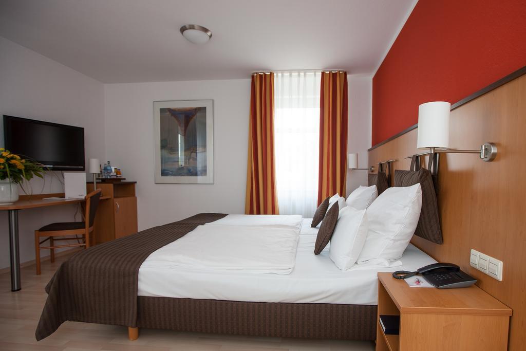 Centro Hotel U-No1, Trademark Collection By Wyndham Großbettlingen Eksteriør bilde