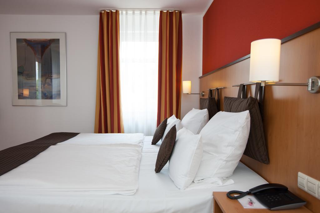Centro Hotel U-No1, Trademark Collection By Wyndham Großbettlingen Eksteriør bilde