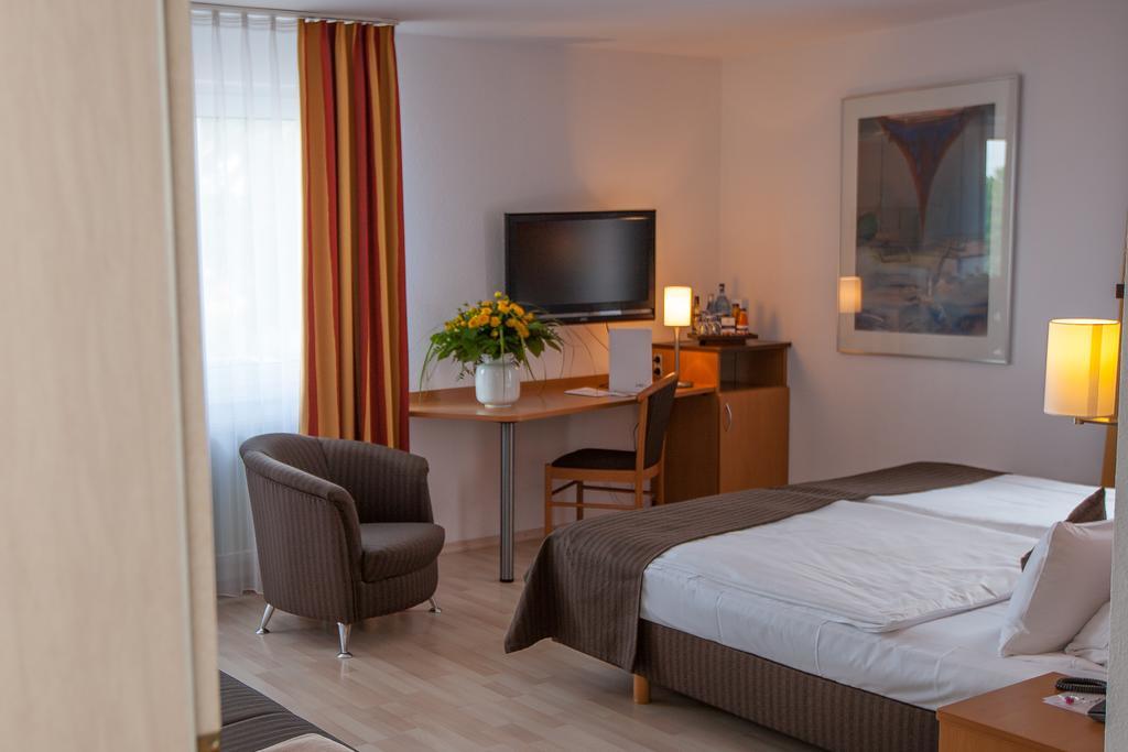 Centro Hotel U-No1, Trademark Collection By Wyndham Großbettlingen Eksteriør bilde